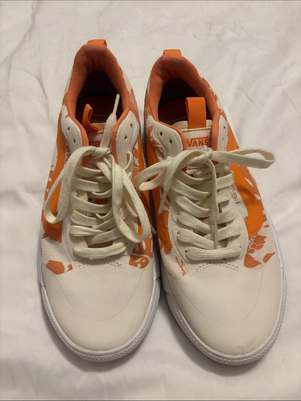 like new Vans Low-Top Sneakers in White and Orange Floral Accent